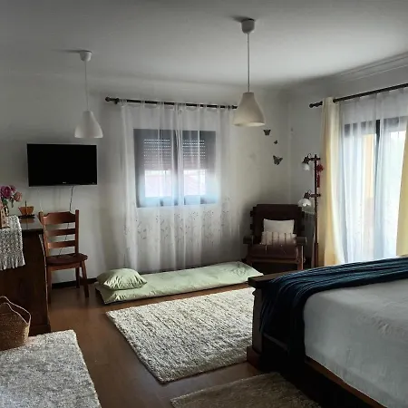 Casa Da Risca Amarela