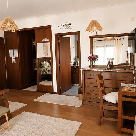 Casa Da Risca Amarela * לייריה